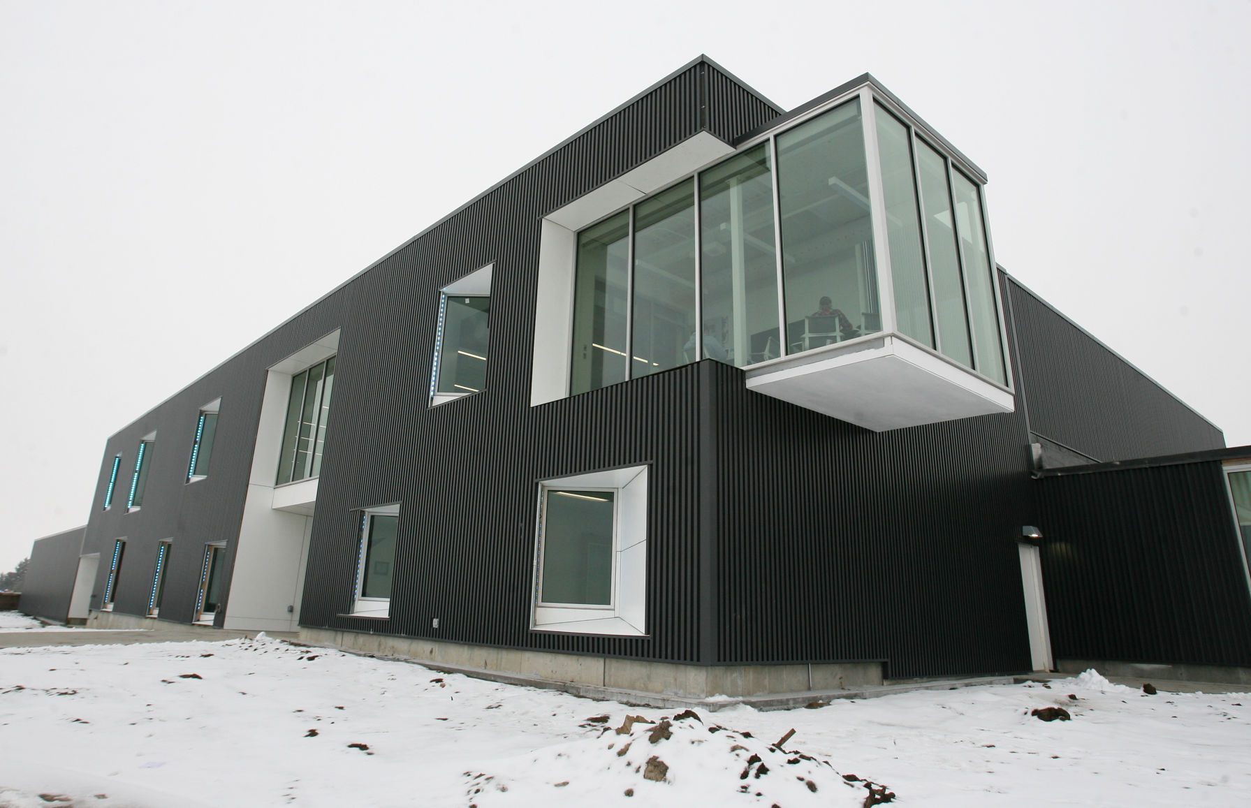 p01-19-19SCRnewSchool4.jpg